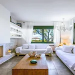 Della Villa Pefkochori
