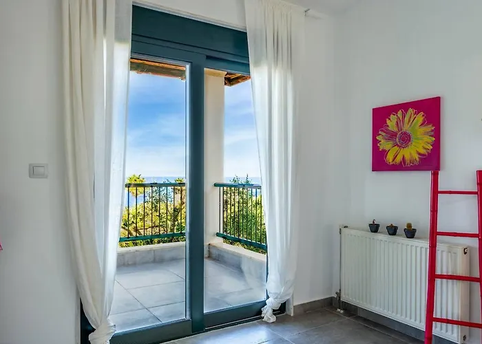 Della Vilă Pefkochori